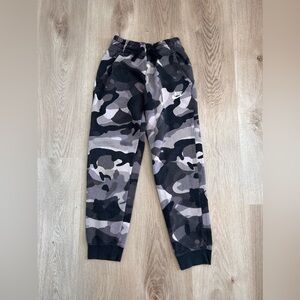 Nike Grey Camo Jogger  Cotton Pants Unisex Child Small W 20 L 29 I 23 PreOwned